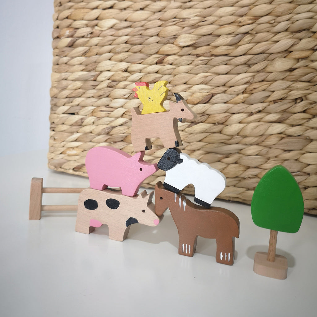 On The Farm Wooden Toy Set  Something a bit Different   