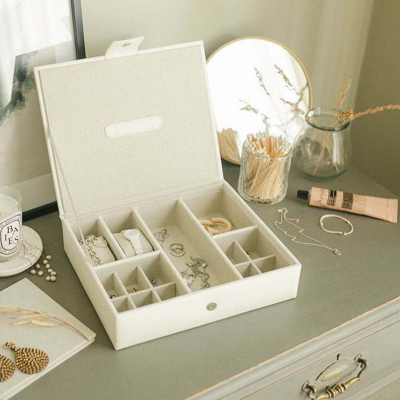 Jewellery Box in Ivory Jewellery meminio   