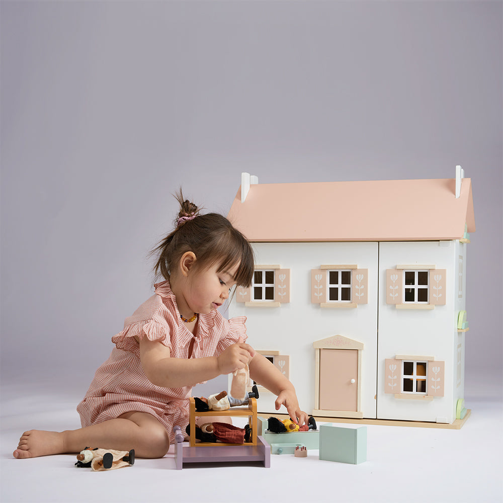 Clover Dolls House  Mentari   